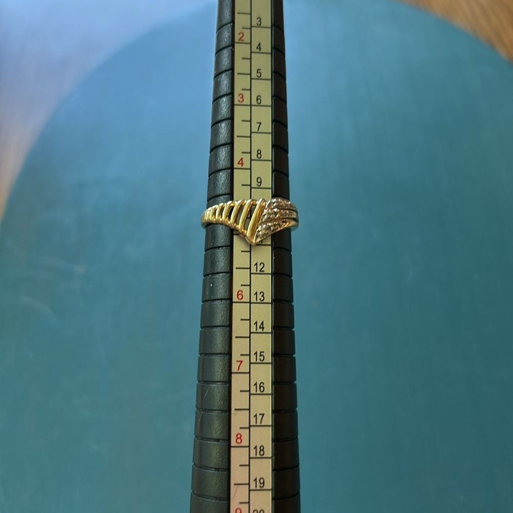 10K 4 3/4 Sized Vintage Ring